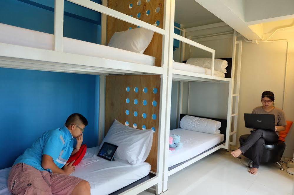 OYes Hostel Krabi town Exterior foto