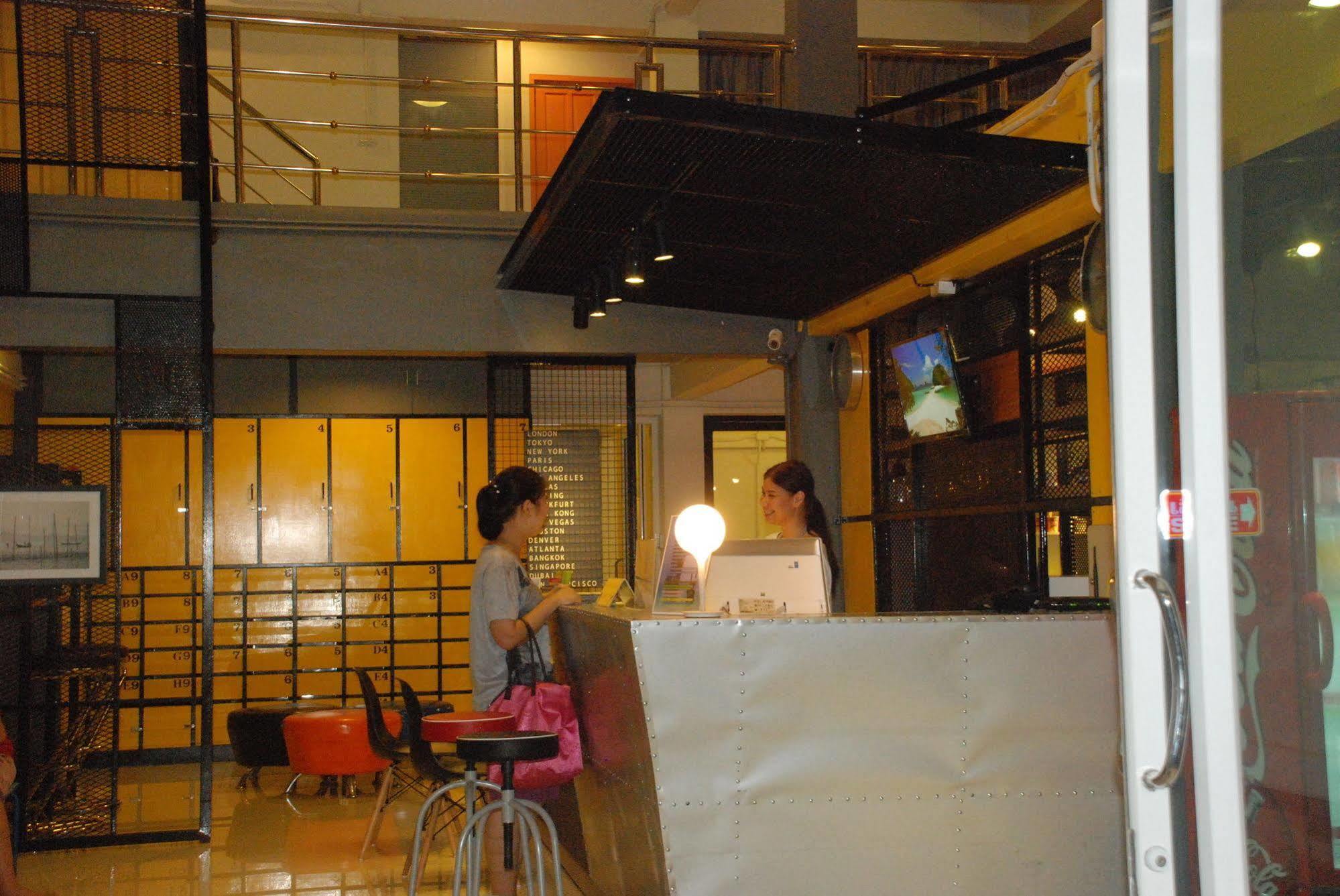 OYes Hostel Krabi town Exterior foto